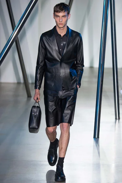 Look 22